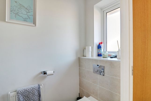 26, Highwell Gardens, Hockley photo 4