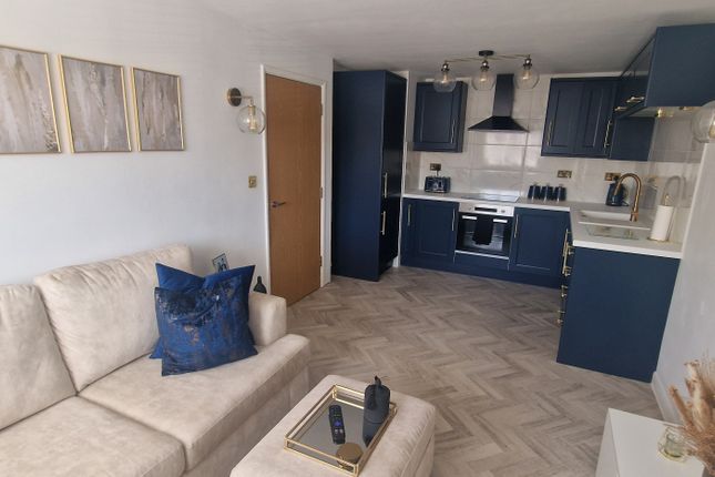 Flat 6, Bristol photo 2