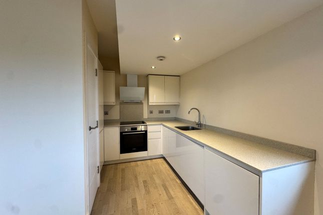 Cleeve Court, 3, Leatherhead, Surrey photo 2