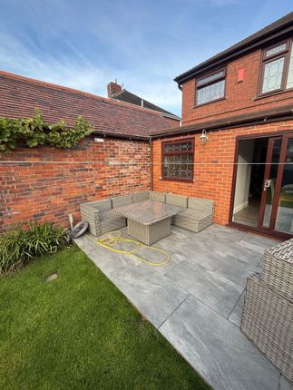 Ash grove, Blurton photo 3