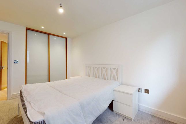 Flat for sale in Westferry Road, Canary Wharf