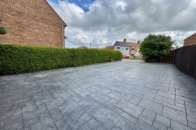 5, Walton Avenue, Seaham photo 2