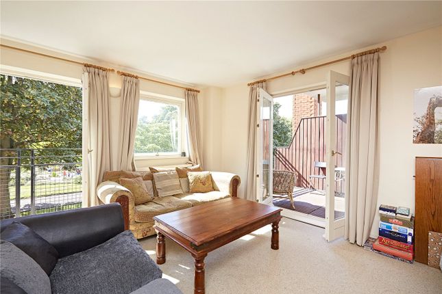Thumbnail Flat to rent in Park House, 16 Northfields, London