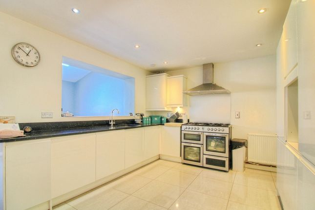19, Bridle Avenue, Bristol photo 3
