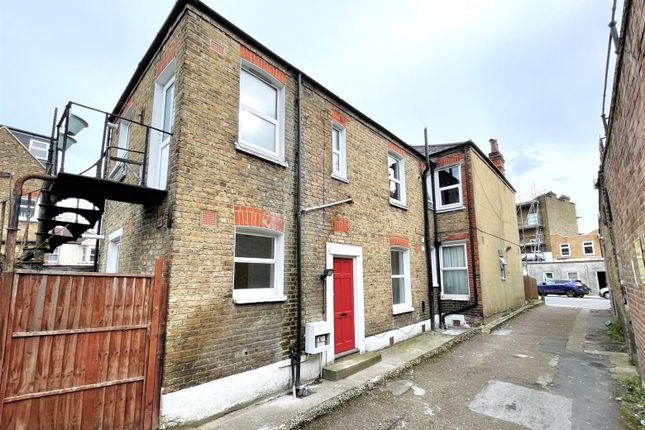 Thumbnail Flat for sale in Vant Road, London