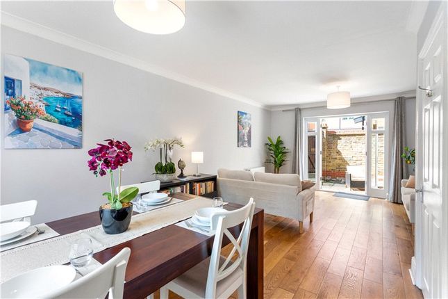 9, Cottesloe Mews, London photo 2