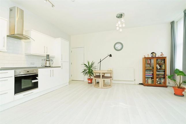 Flat 2, 1, Worthington Street, Kent photo 4