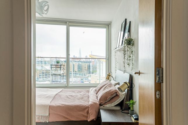 Flat for sale in Basin Approach, London