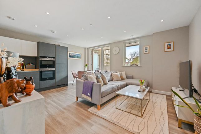 Property for sale in Avenue Road, London