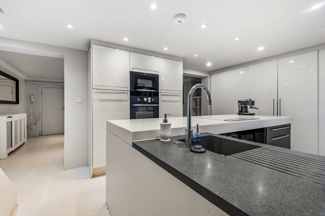 18, Trafalgar Avenue, London photo 4
