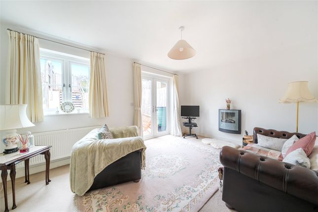 25, Saxon Close, Devon photo 2