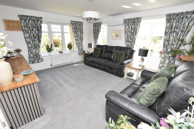73, Airfield Way, Hucknall, Nottingham photo 4