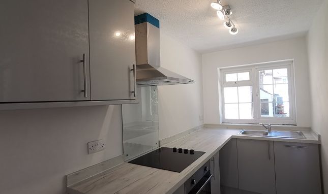 3 Lynton Court, Newton photo 3