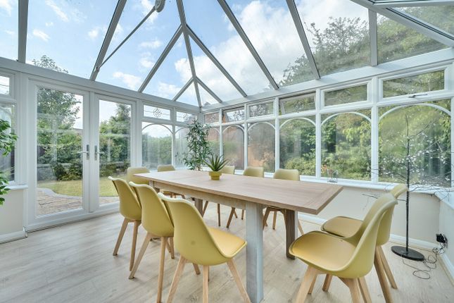 21, Sheridan Way, Berkshire photo 4