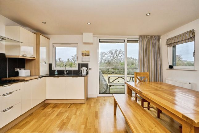 27, Heron Square, Isle of Wight photo 3