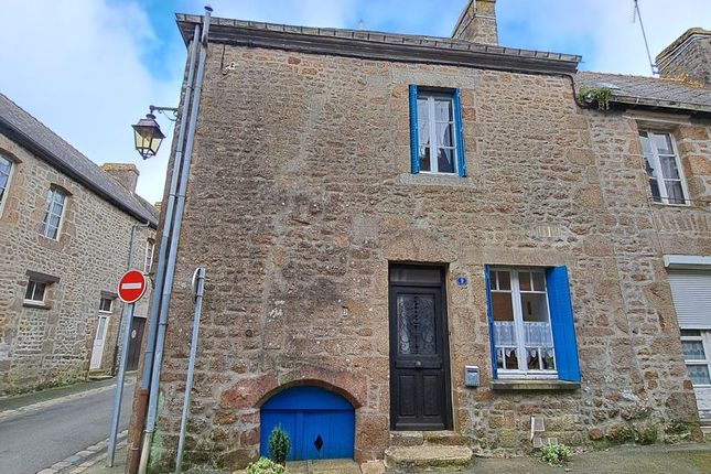 Thumbnail Property for sale in Lassay Les Chateaux, Mayenne, Pays De La Loire