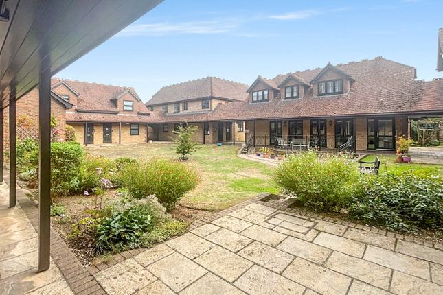 9, Clarendon Mews, Kent photo 3