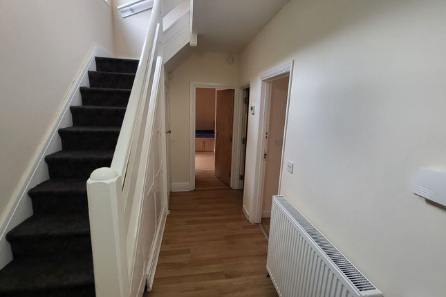 36 Lees Hall Crescent, Manchester photo 5