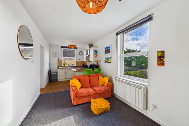 Flat 4, 8, Mayfield Road, Newquay photo 4