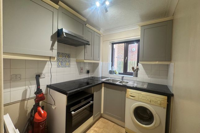 Flat 1, St. Clements Court, Bournemouth photo 4
