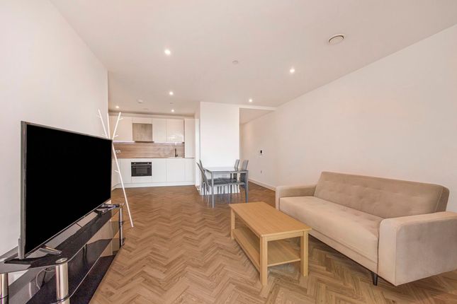 Apartment 704, River Apartments, London photo 4