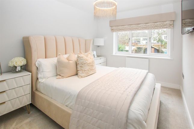 Semi-detached house for sale in Burntwood Way, Brentwood