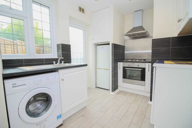 129 Hayling Road, Watford photo 3