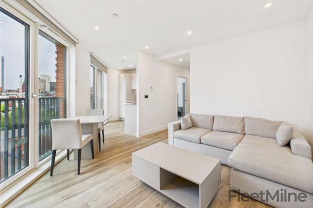 Living Room/Dining Area