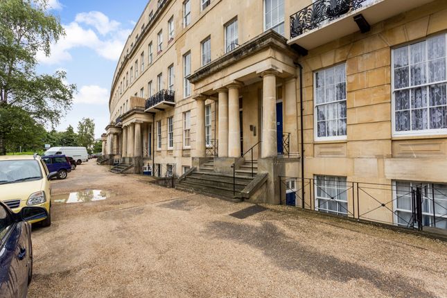 1-bed flat on Flat 3, 42 Lansdown Crescent, Cheltenham, £150,000