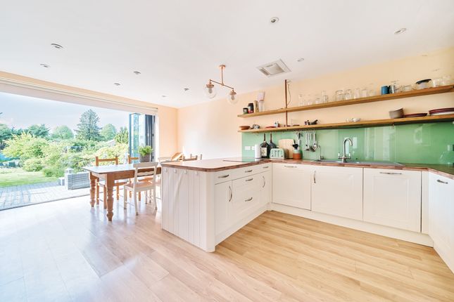 57 Kingsway, Woking photo 4