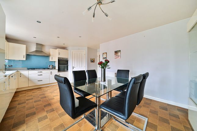12, Poppy Way, Hampshire photo 3
