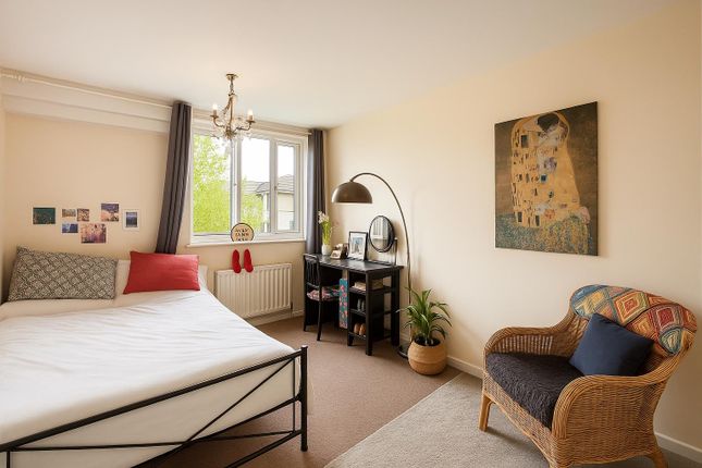 92 Cable Street, London photo 3
