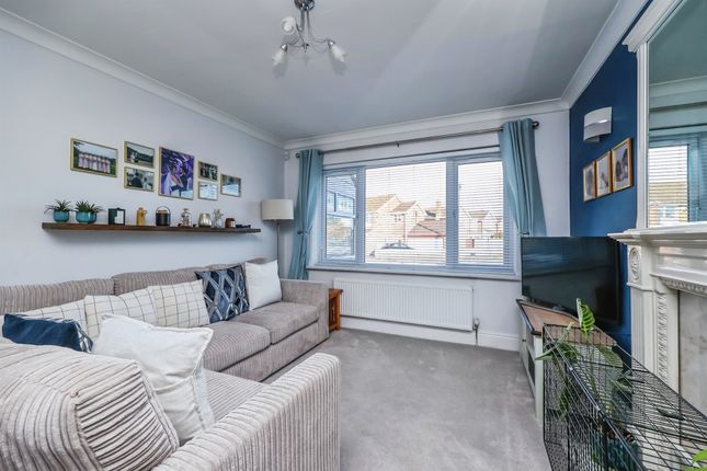 32, Bernard Avenue, NOTTINGHAM photo 3