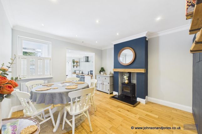 25, Highfield Road, Chertsey photo 4