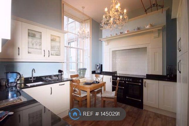 Flat to rent in Brough Hall, Richmond