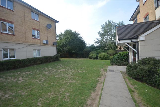 Ambient House,, 12, Tysoe Avenue Enfield, London photo 2