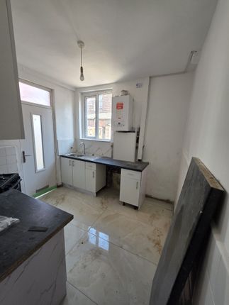 16, Lakin Street, Manchester photo 4