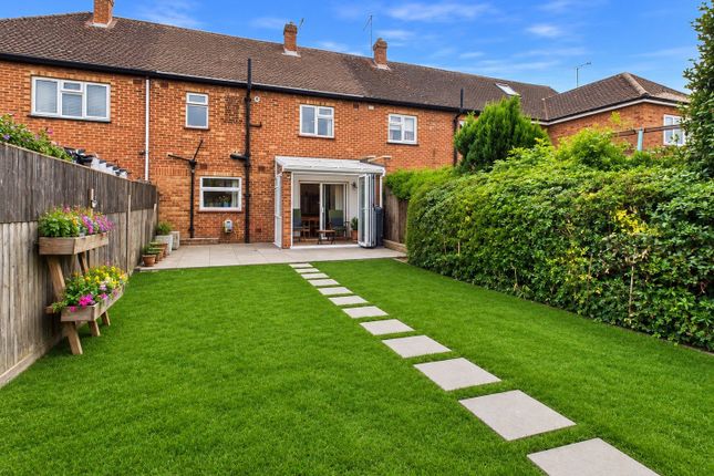 8, Princes Close, Eton Wick photo 2