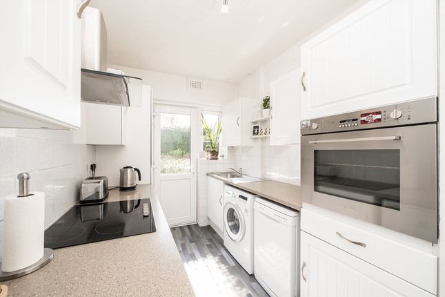 3 Kenilworth Court, Hampton Road, Twickenham photo 3