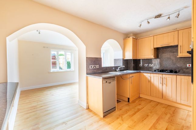 19 Potterswell, Roundswell, Barnstaple photo 2