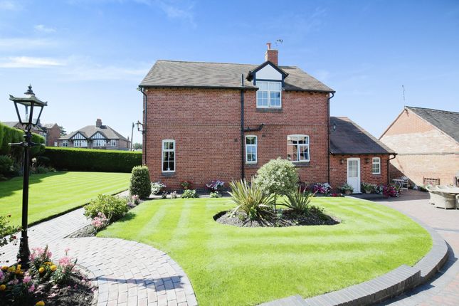Detached house for sale in South Street, Atherstone