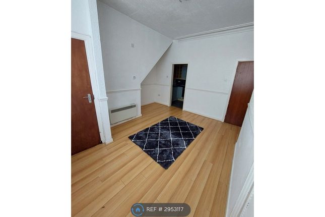 Flat, Market Street, Hyde photo 2