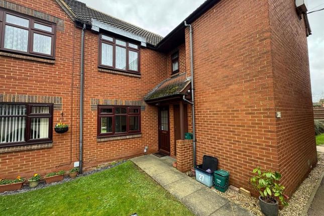 2-bed house on 27, The Lawns, Stevenage, £175,000
