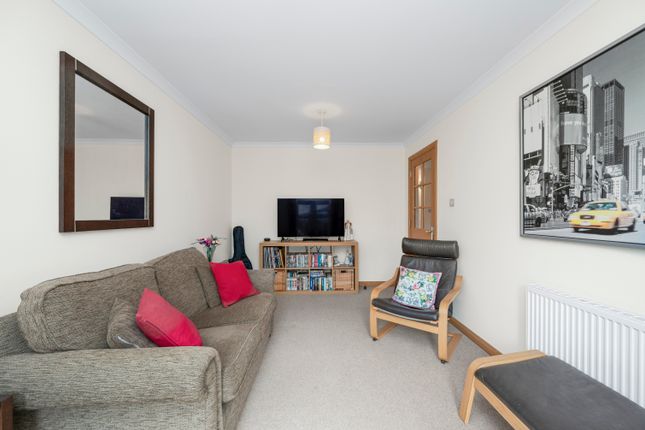 8, Caledonia Court, Rosyth photo 4