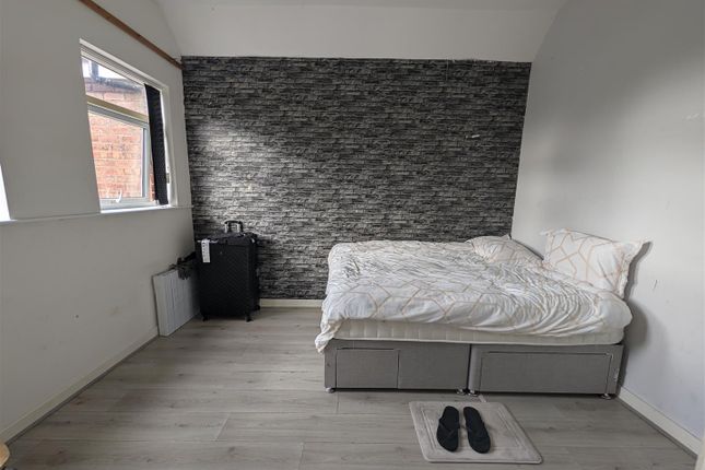 LET ONLY, 14, Mellish Road, Walsall photo 2