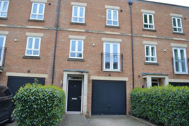Thumbnail Town house to rent in Denman Drive, Newbury