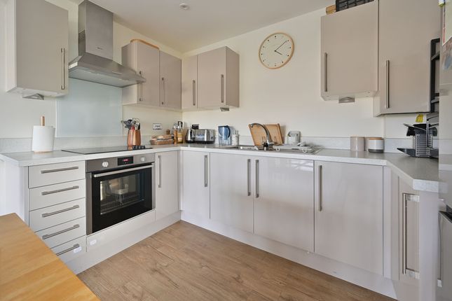 31 Waldorf House, Bessemer Road, Welwyn Garden City photo 2
