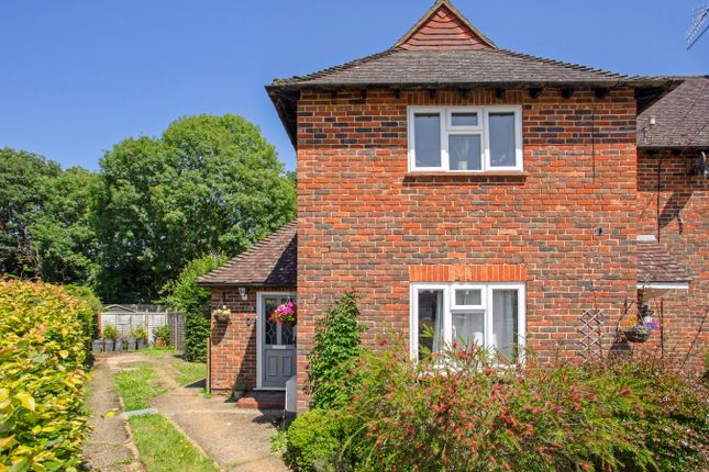 Thumbnail Maisonette for sale in Amberley Road, Godalming