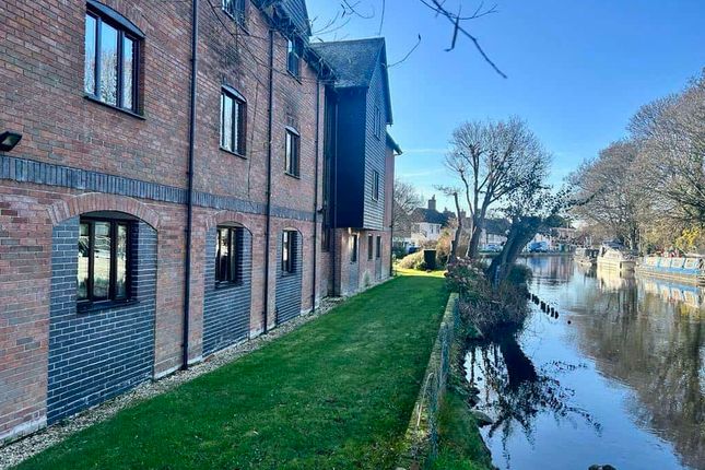 Thumbnail Flat for sale in Town Mills, West Mills, Newbury