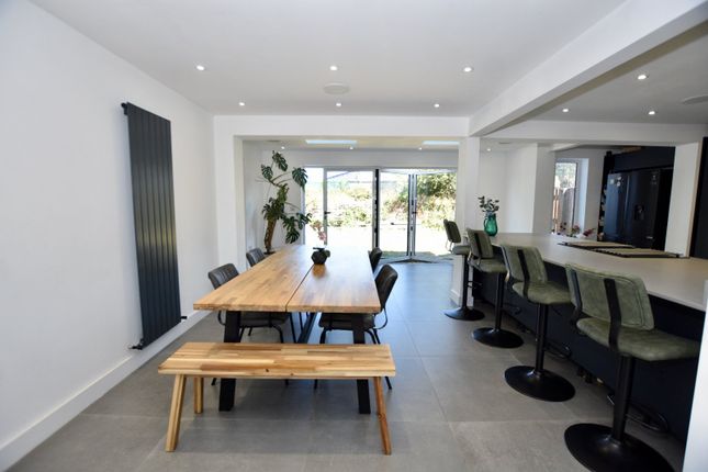 6, Martin Close, Cornwall photo 4